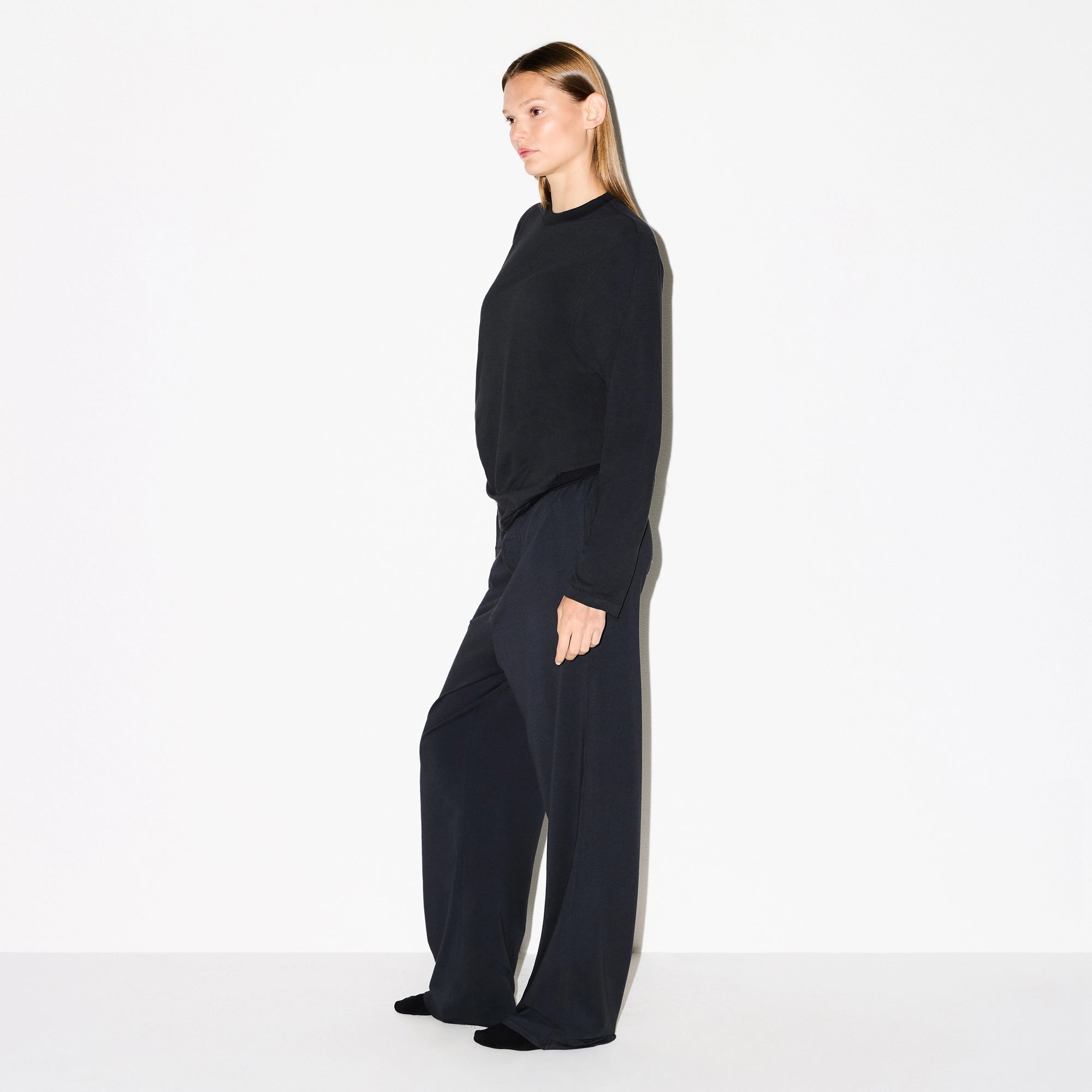 LONG SLEEVE T-SHIRT