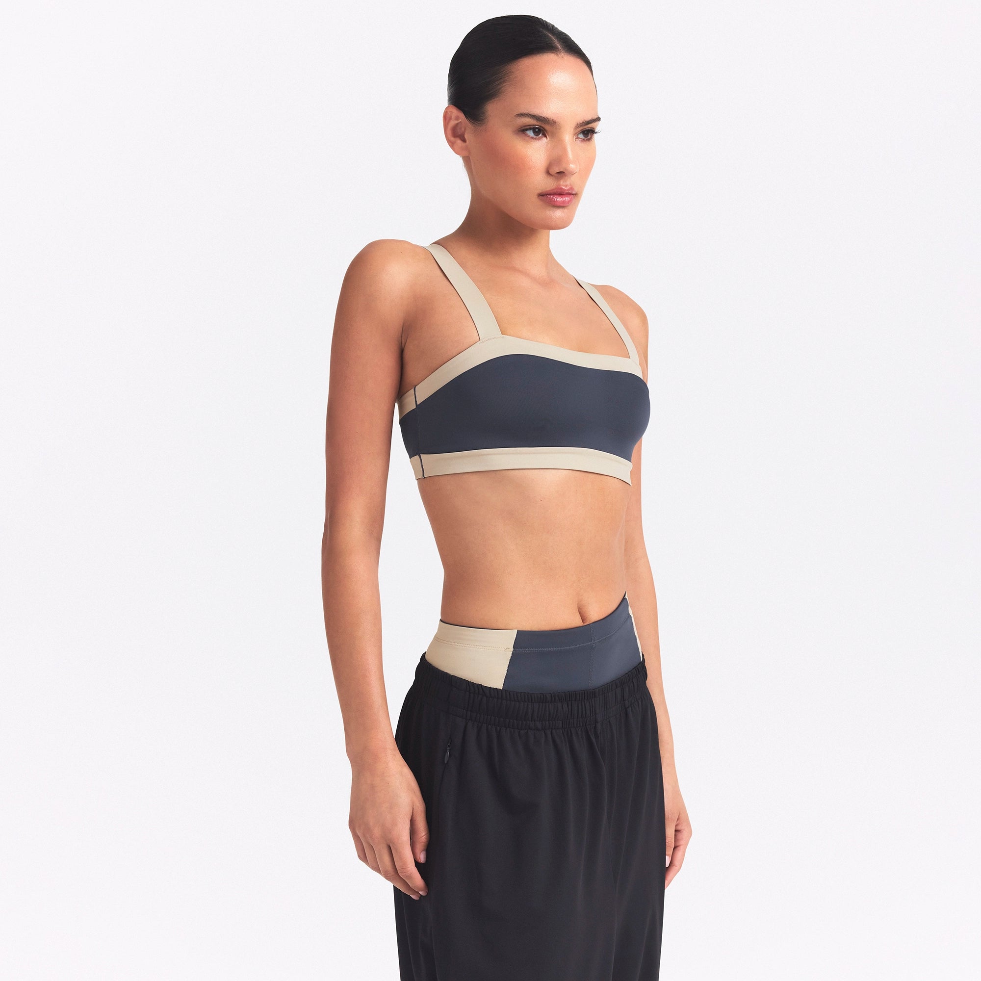 STRAIGHT NECK BRA