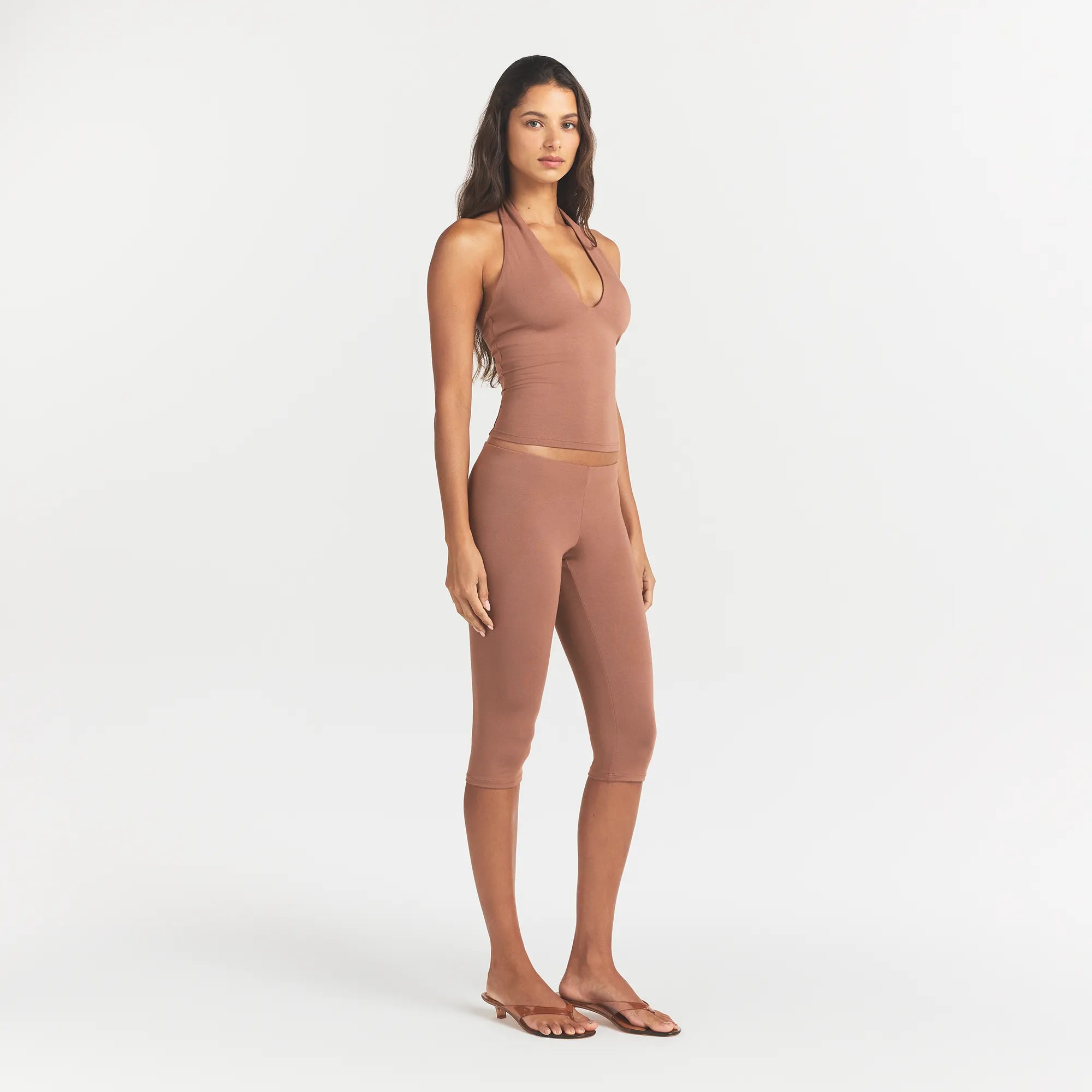 HIGH-WAISTED CAPRI