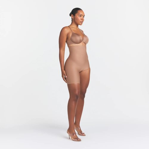 LEFT LEG SOLUTION SHORT