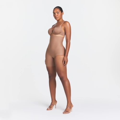 LEFT LEG SOLUTION SHORT