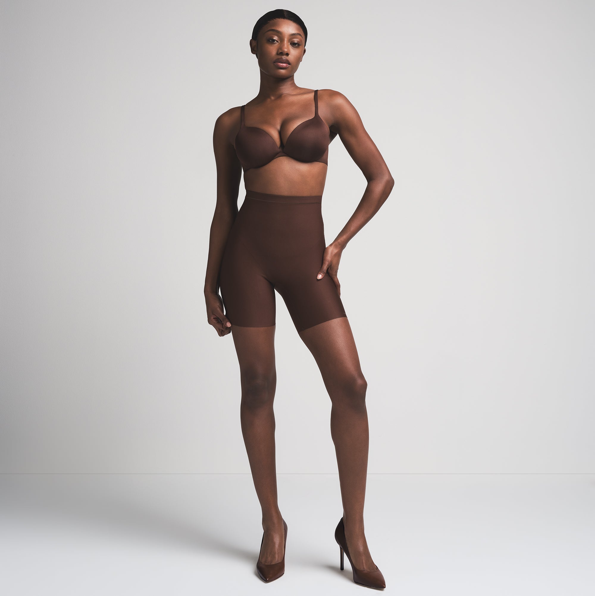 CORE SCULPT MID RISE SHORT