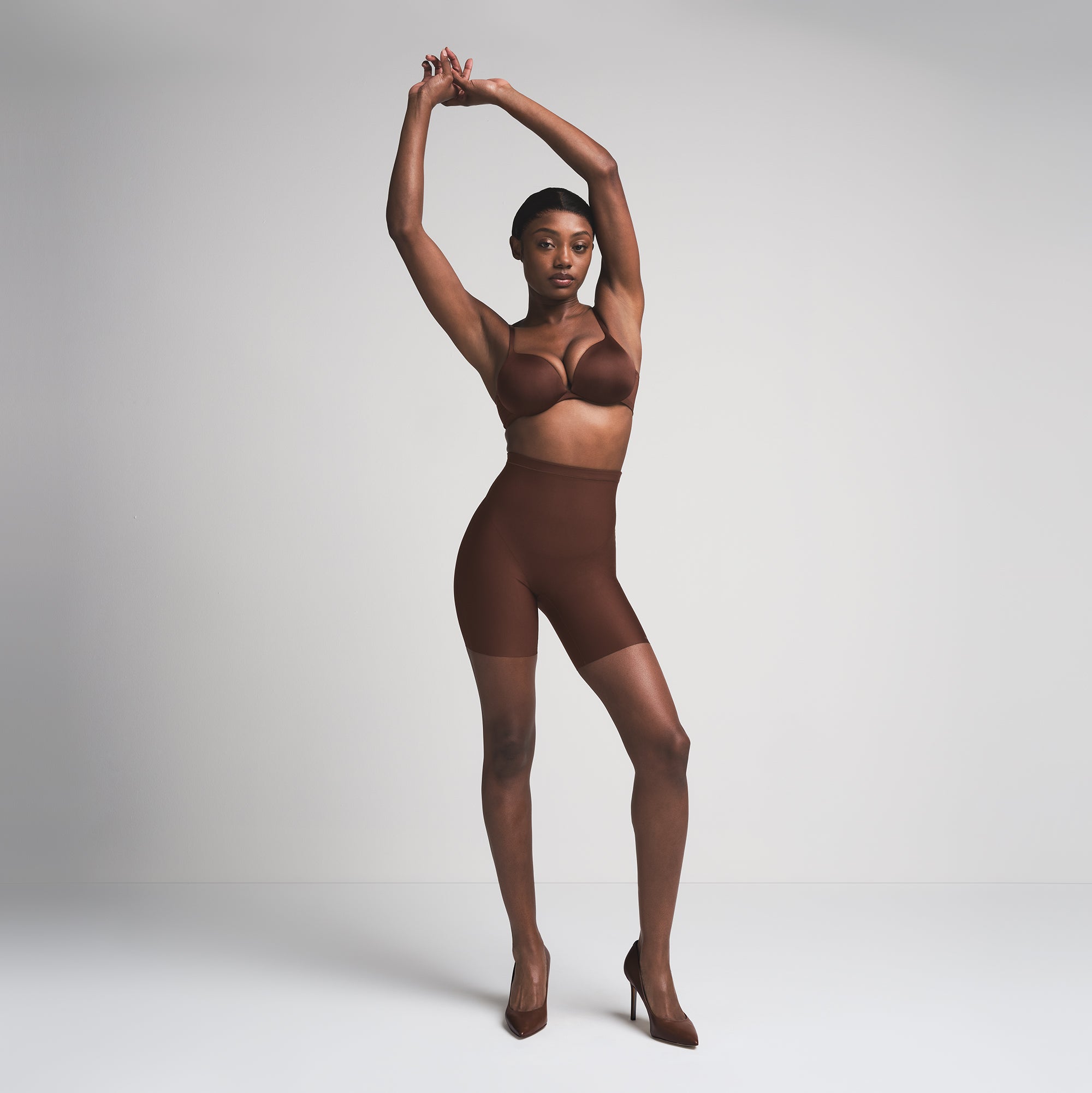 CORE SCULPT MID RISE SHORT