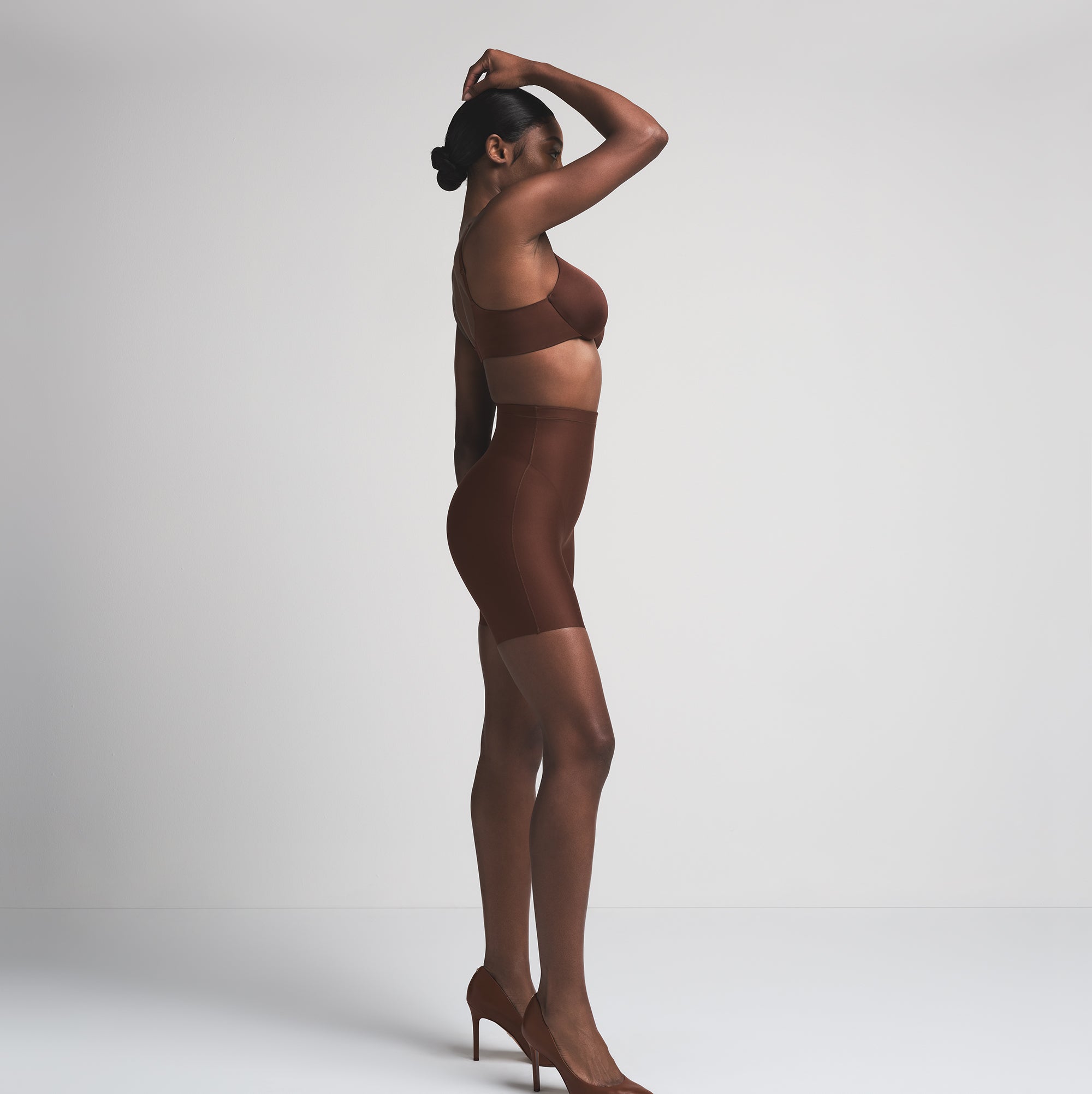 CORE SCULPT MID RISE SHORT