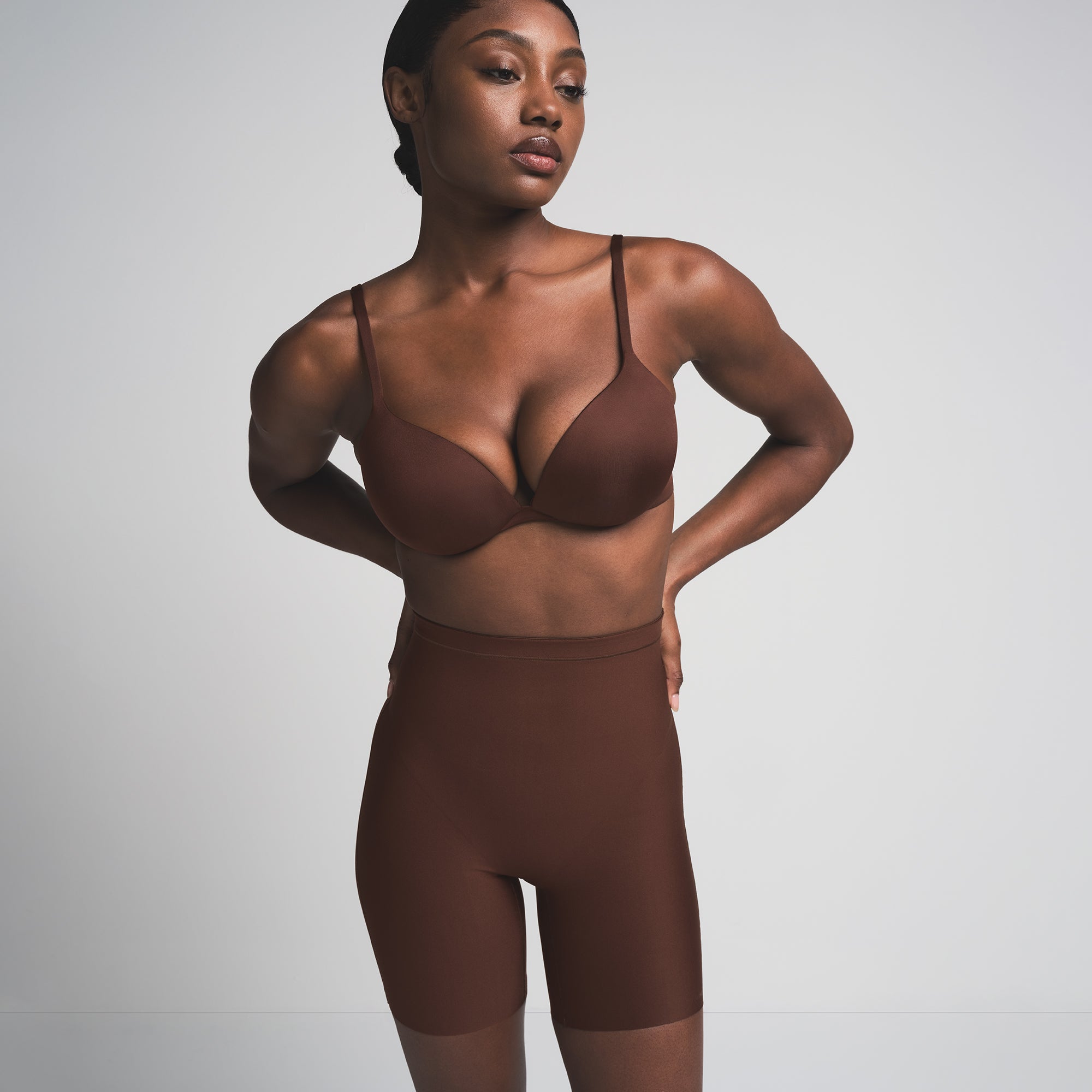 CORE SCULPT MID RISE SHORT