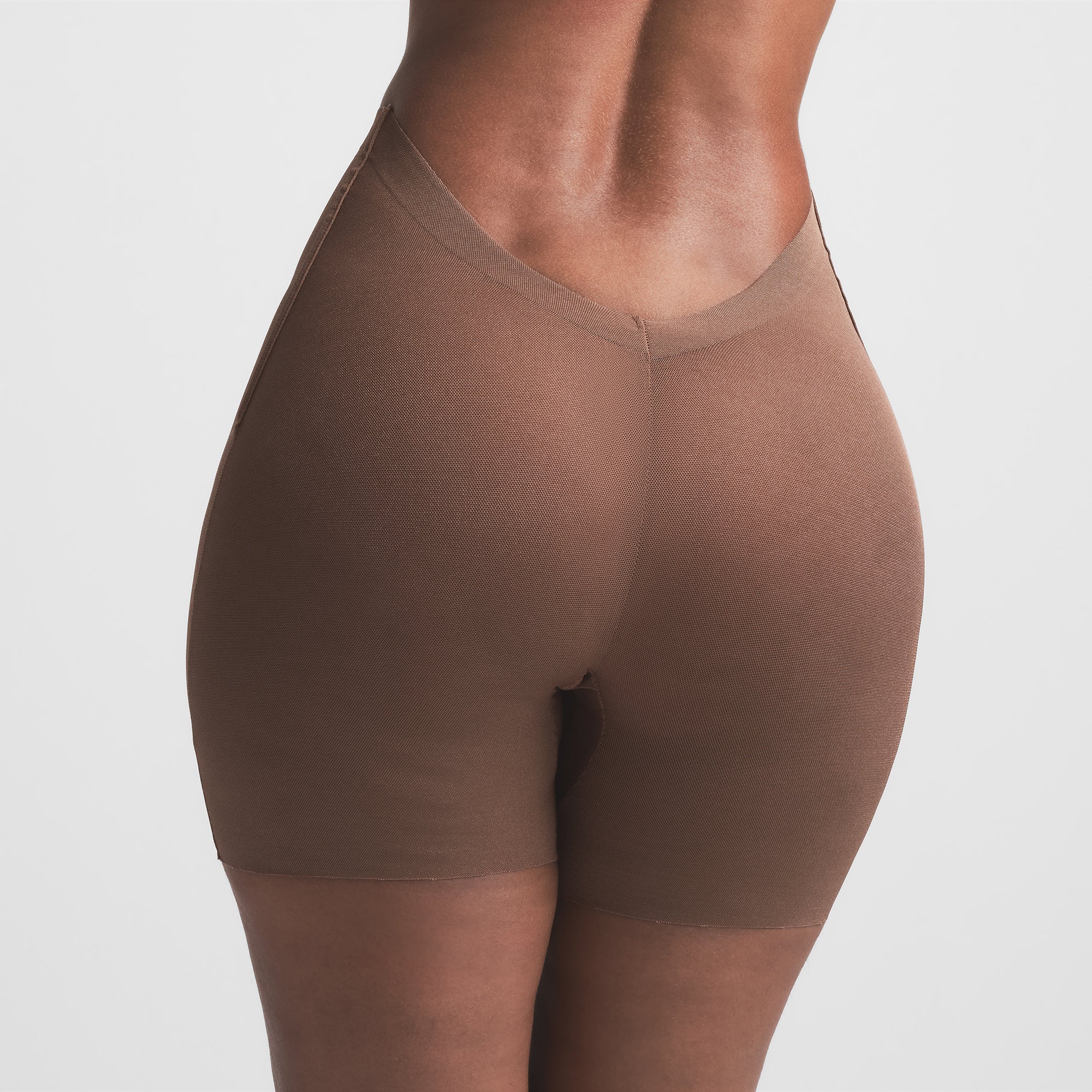 LOW BACK SHORT