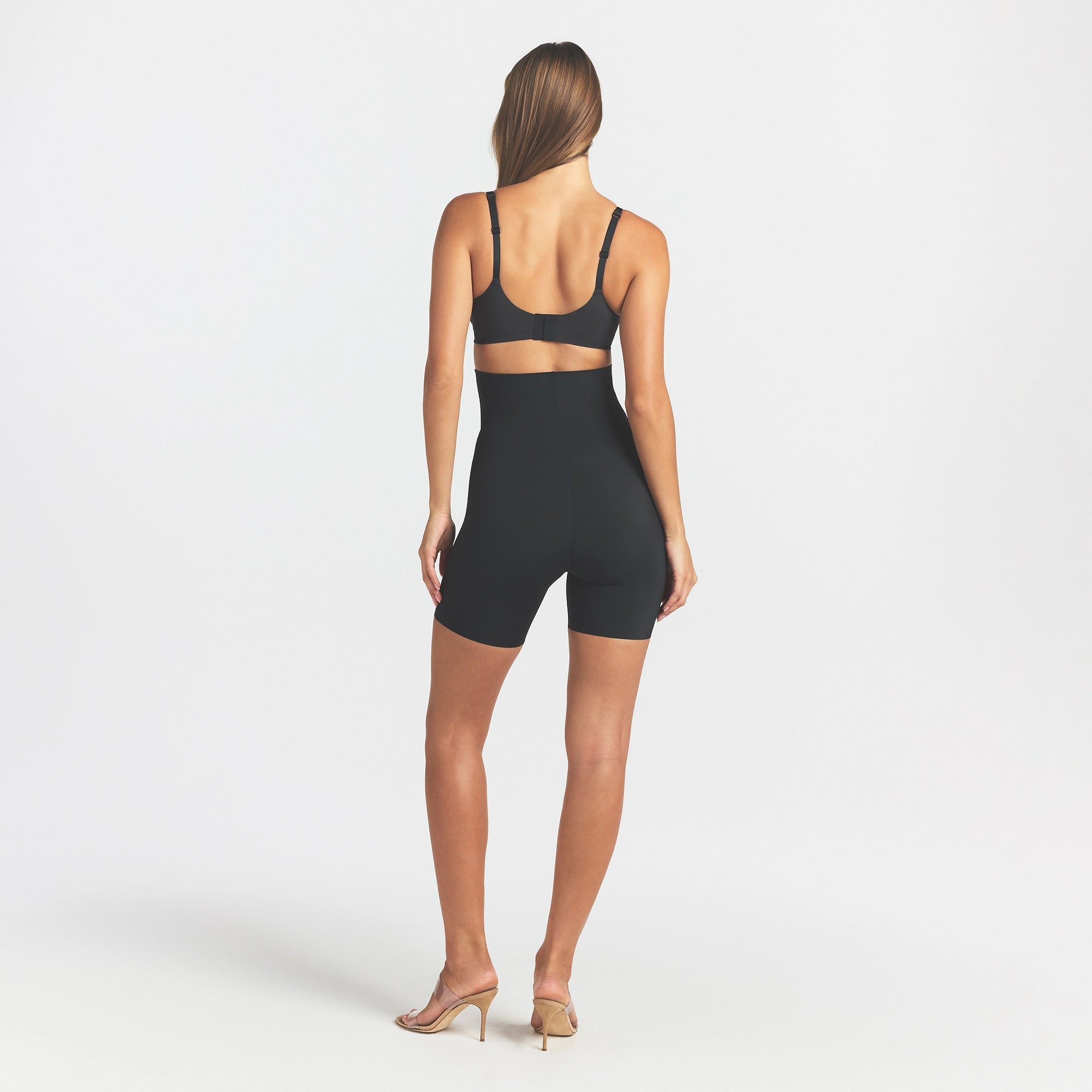 HIGH-WAISTED SHORT