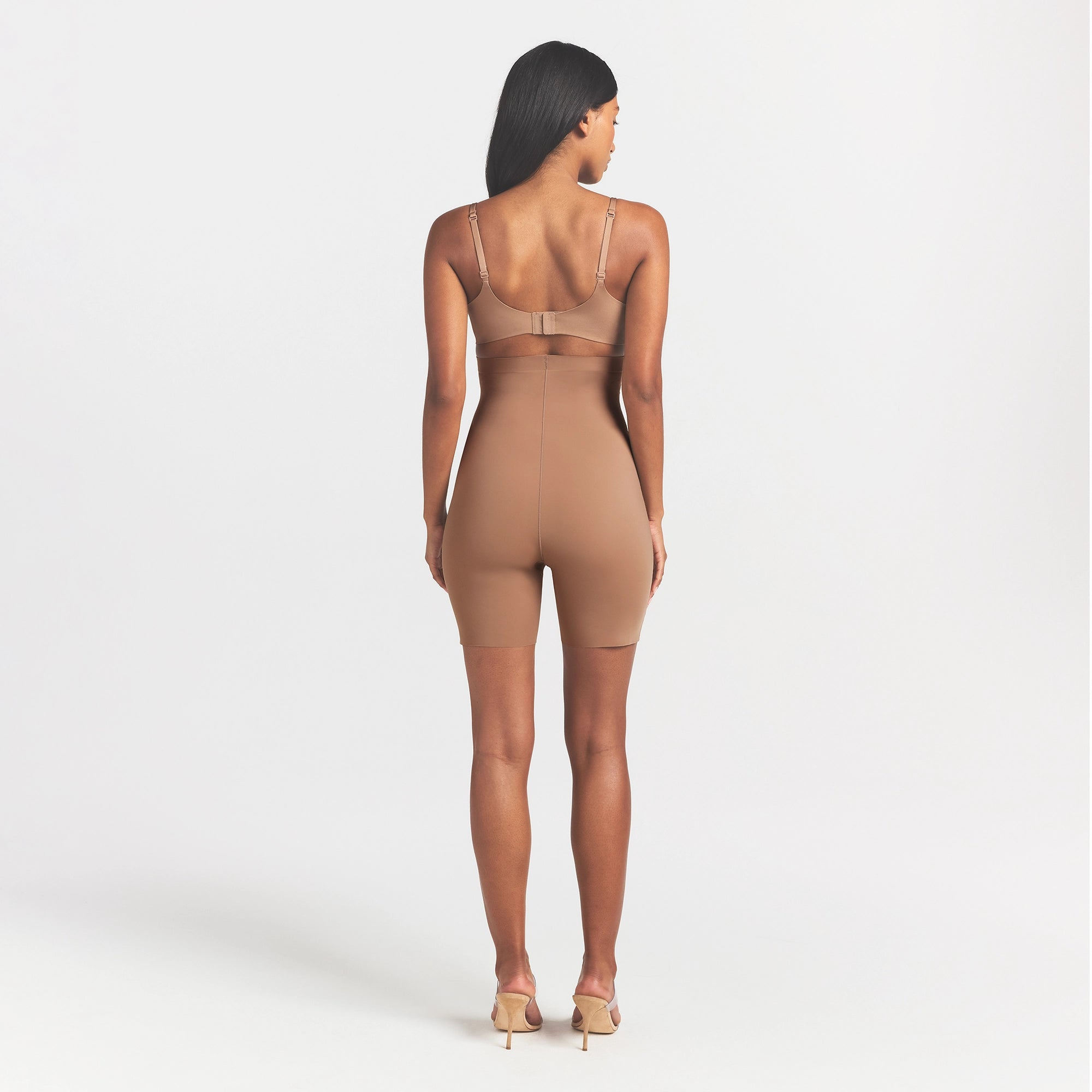 HIGH-WAISTED SHORT