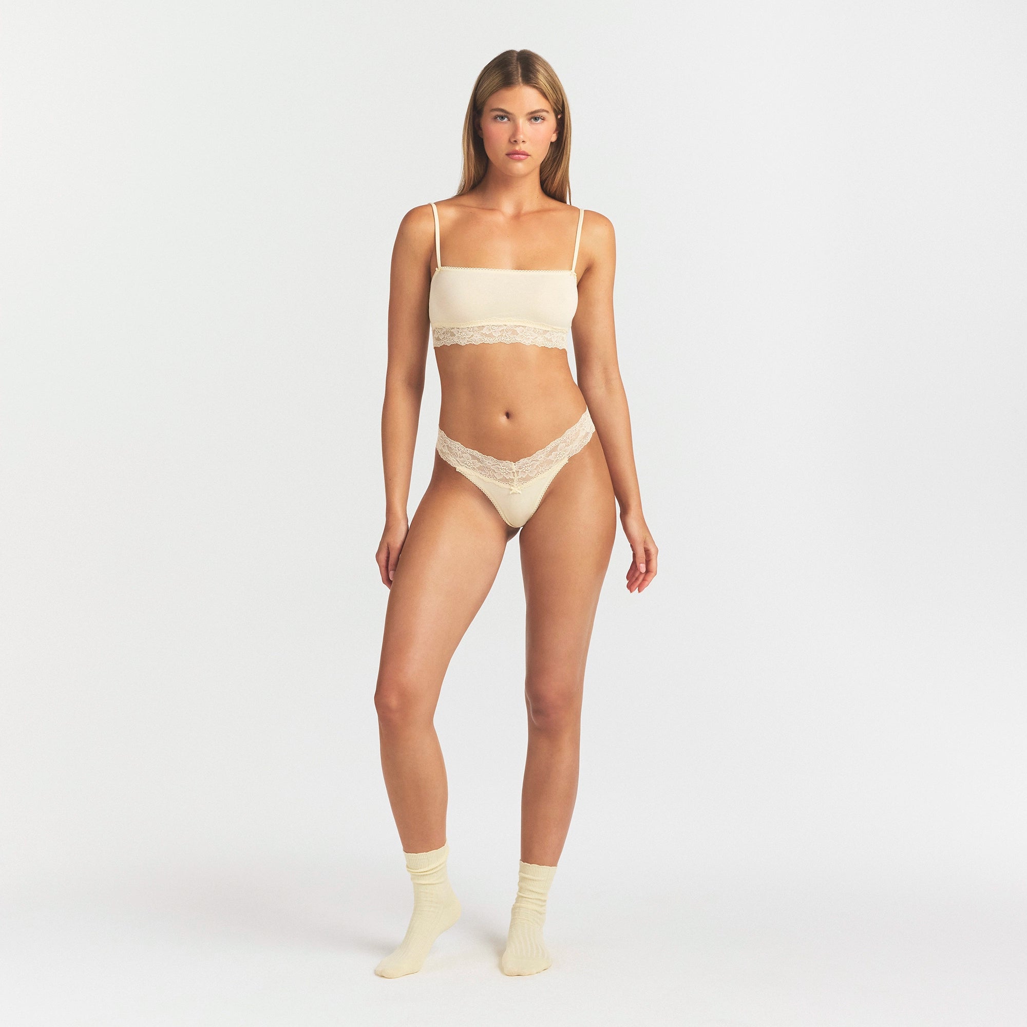 STRAIGHT NECK BRALETTE