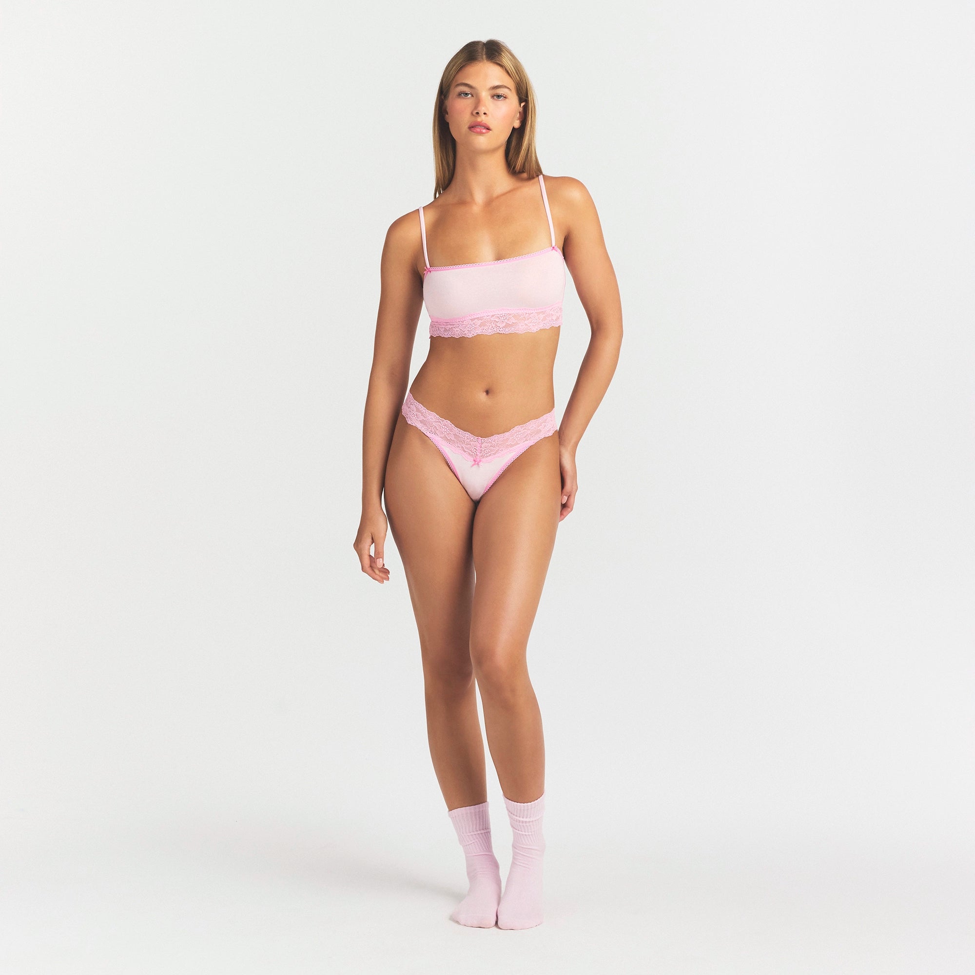 STRAIGHT NECK BRALETTE