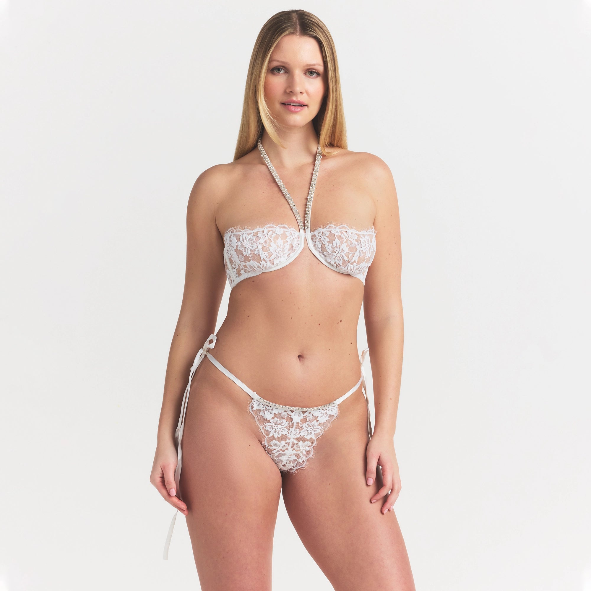UNLINED HALTER BRA