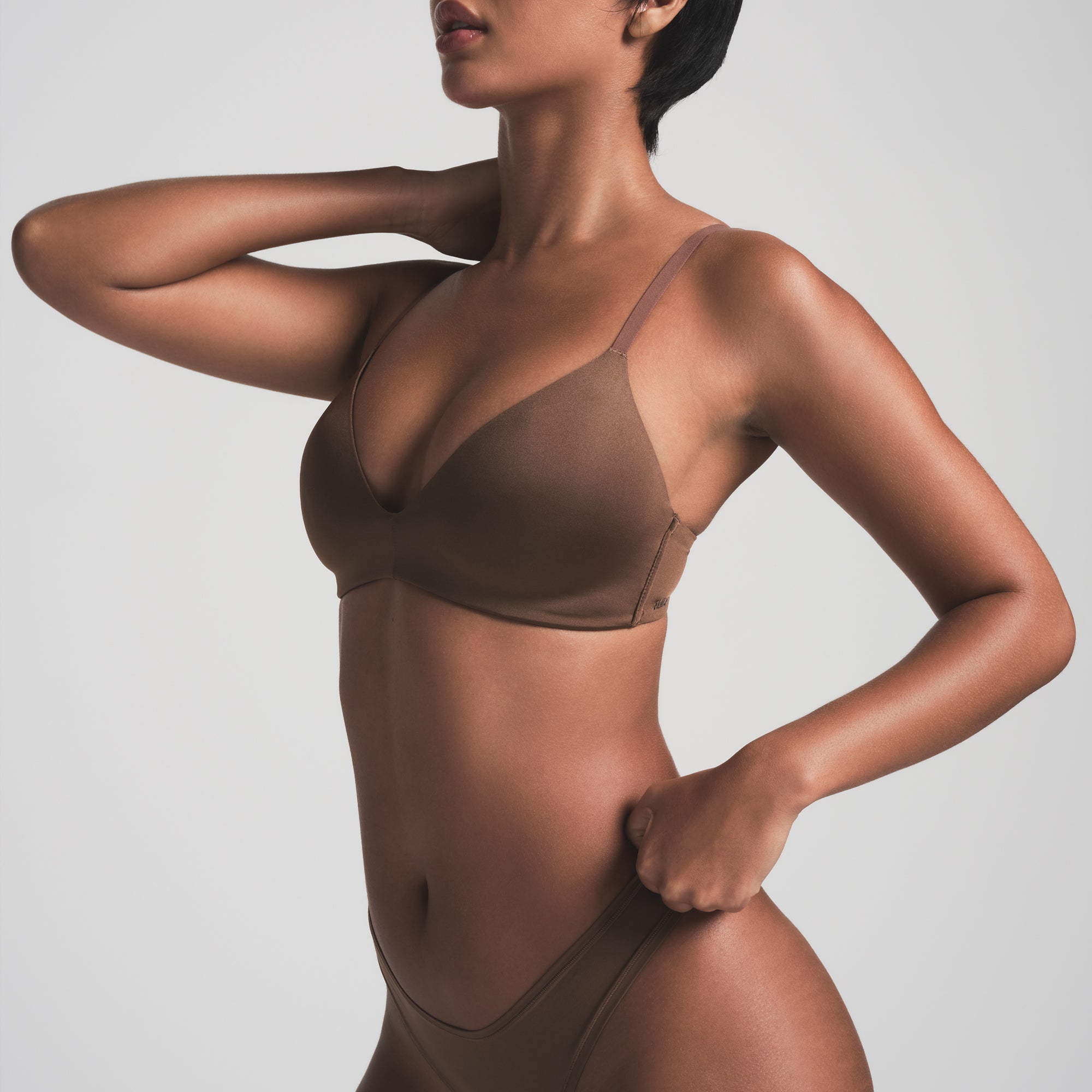 T-SHIRT DEMI BRA