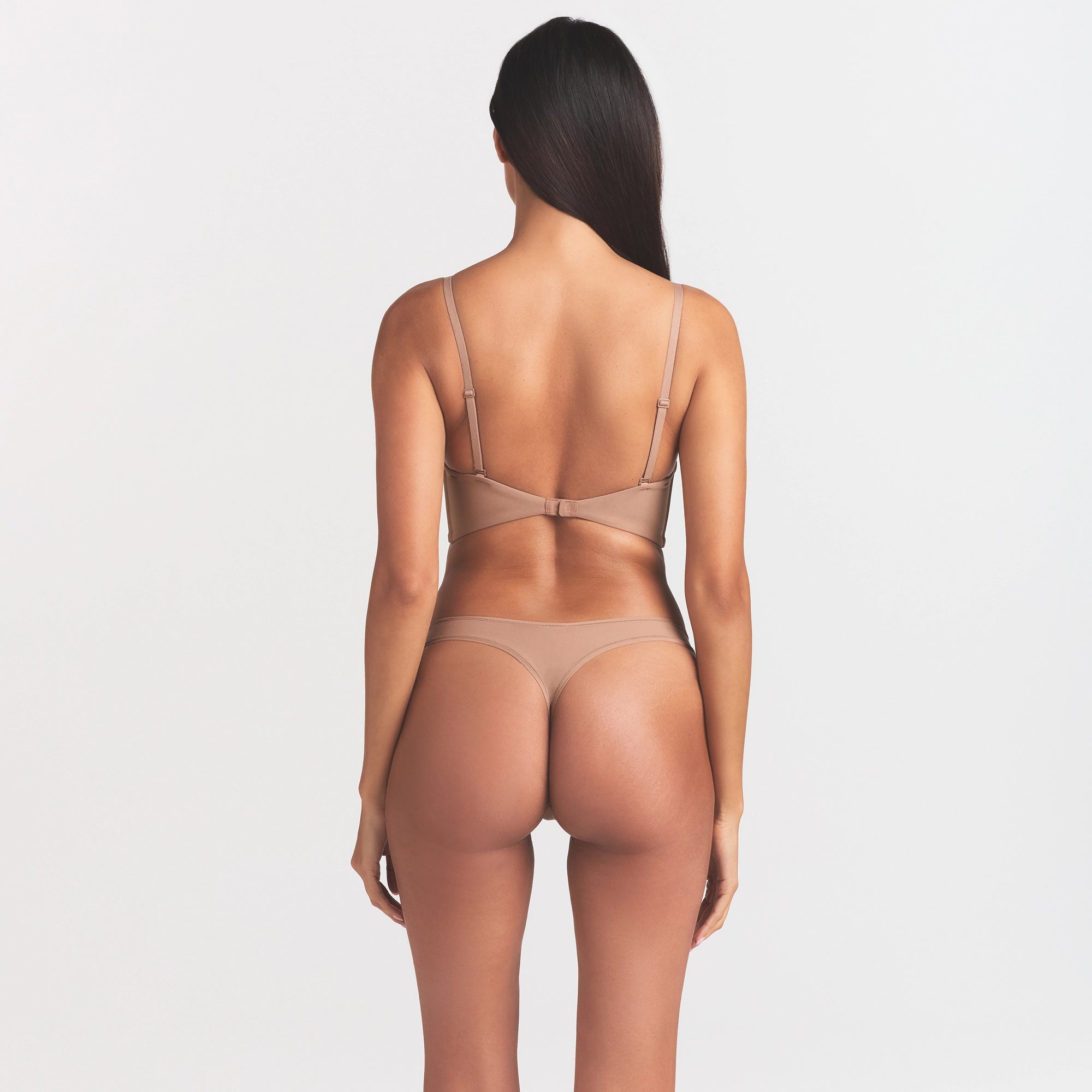 LOW BACK LONGLINE BRA