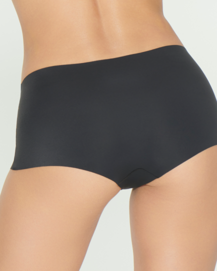 BOY SHORT