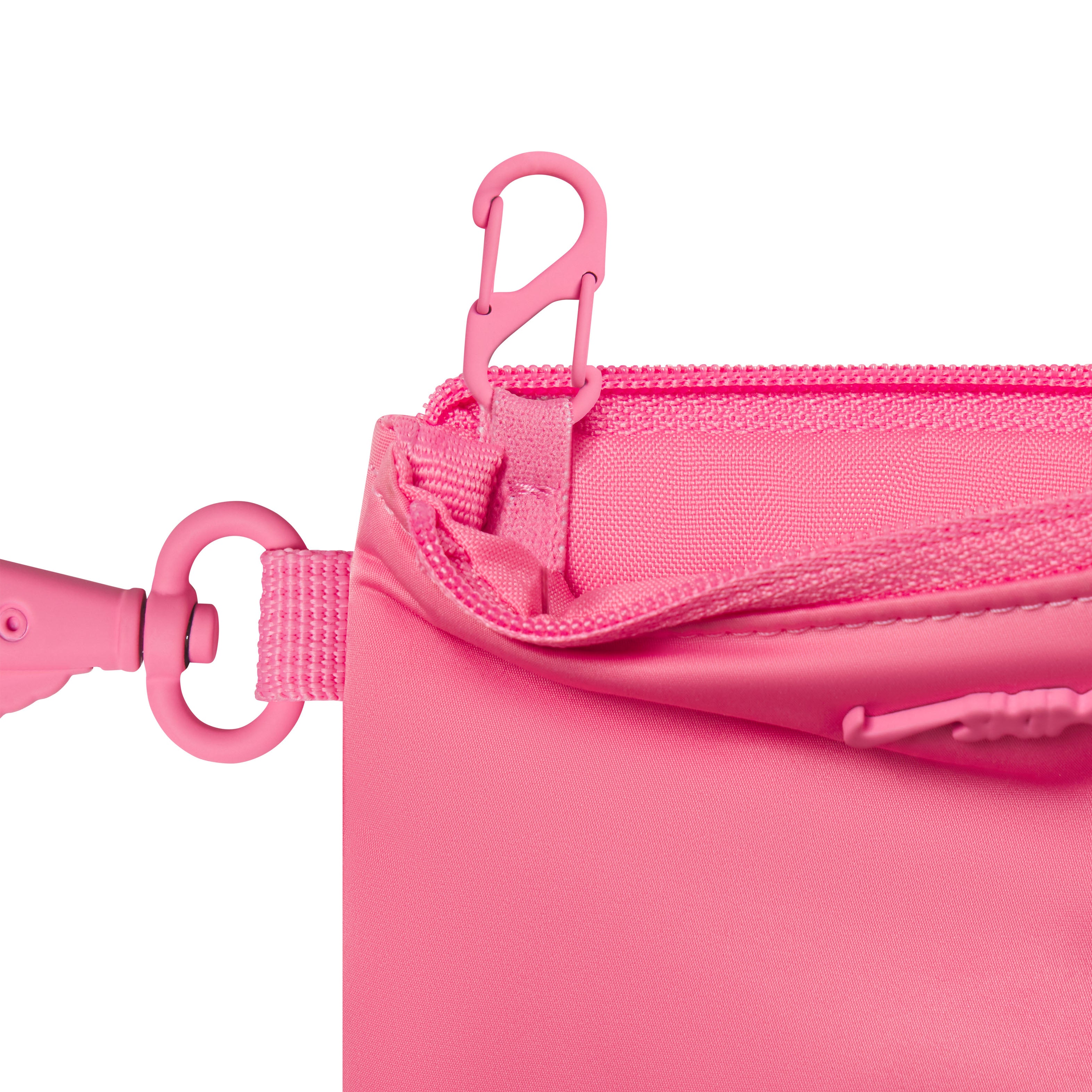CLIPPABLE POUCH
