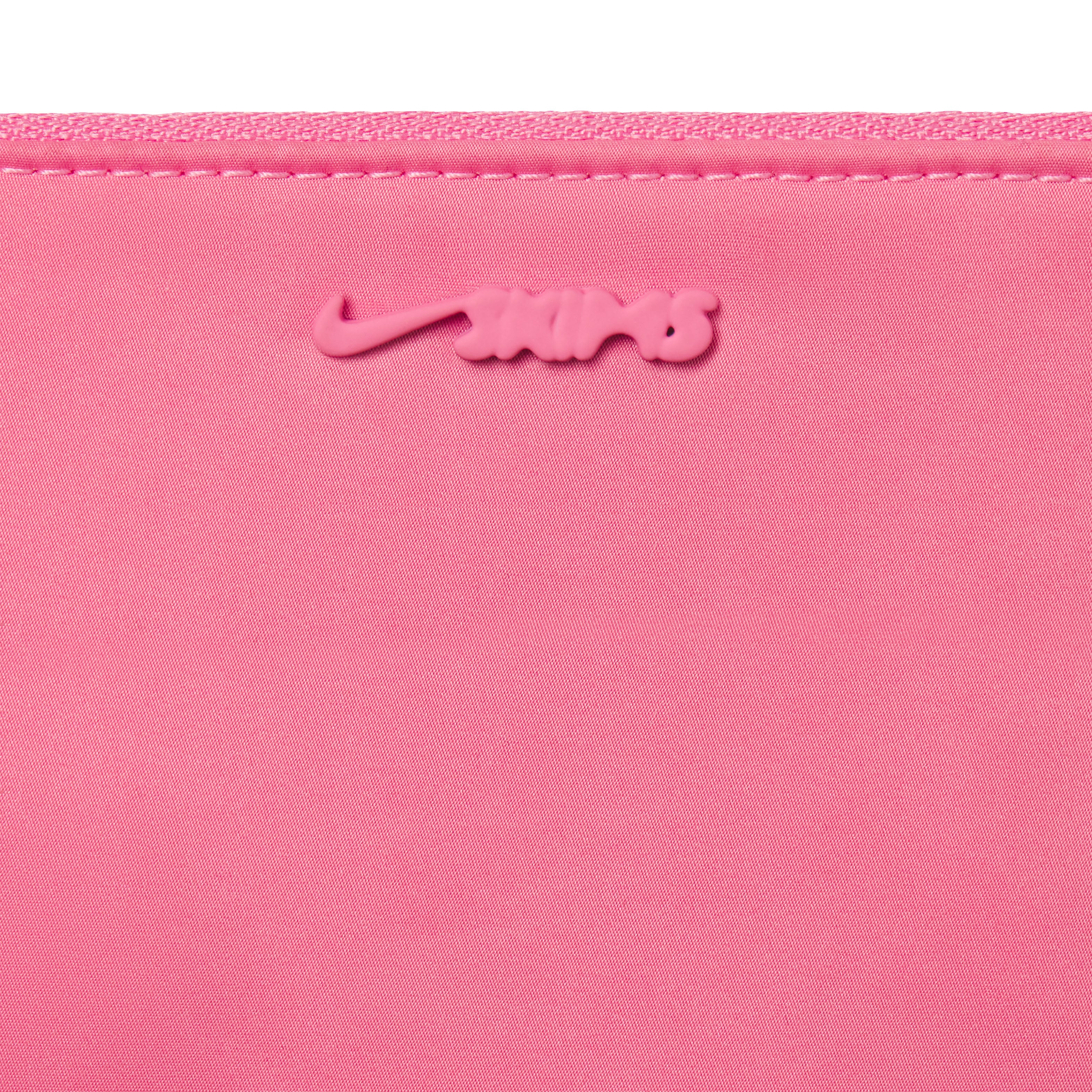 CLIPPABLE POUCH