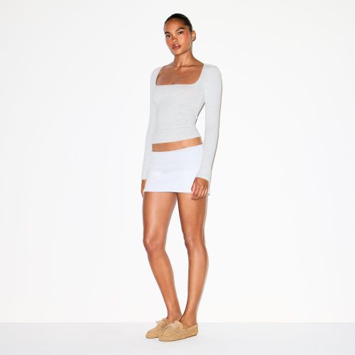 SCOOP NECK LONG SLEEVE TOP