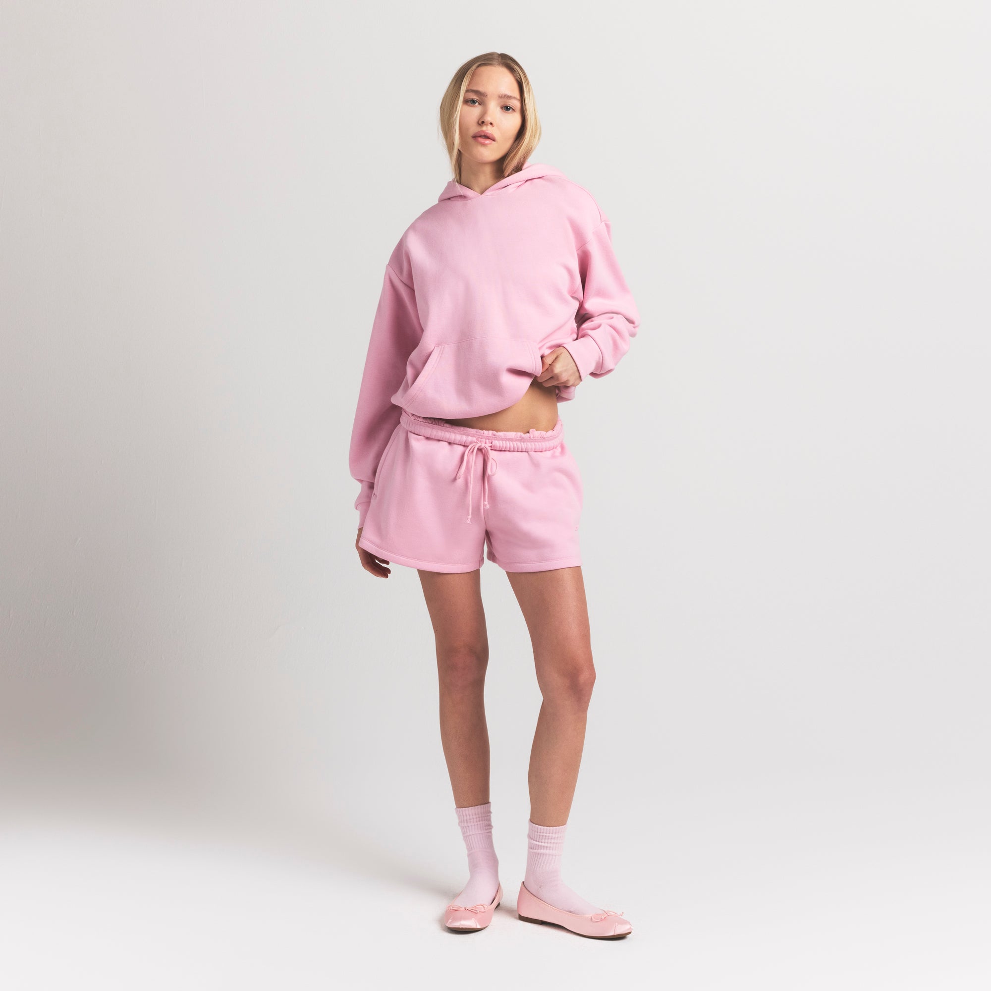 CLASSIC HOODIE