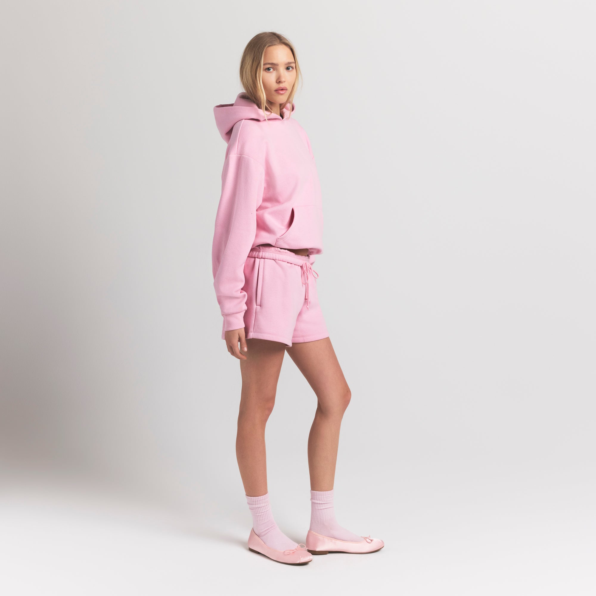 CLASSIC HOODIE