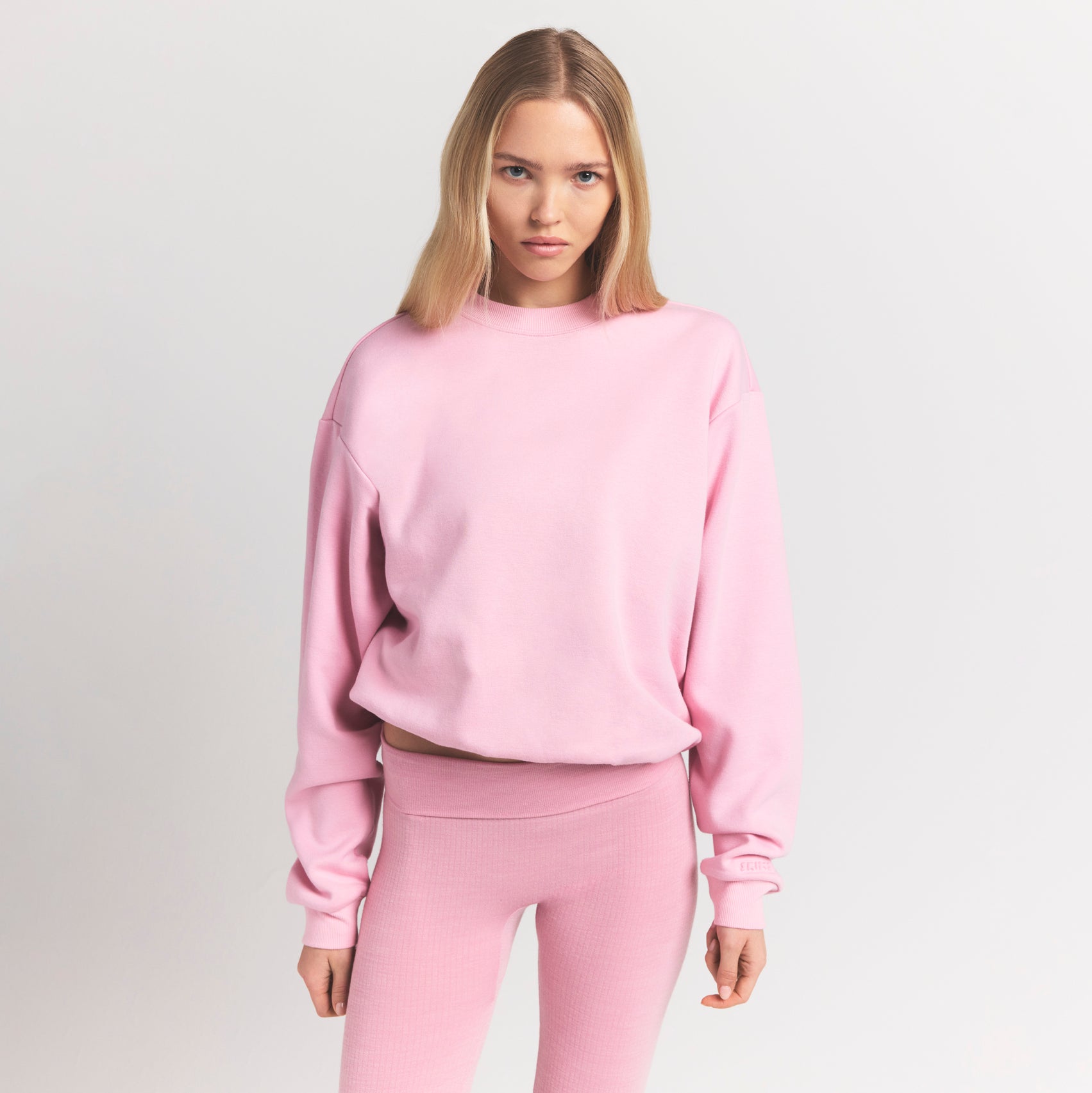 CLASSIC CREWNECK