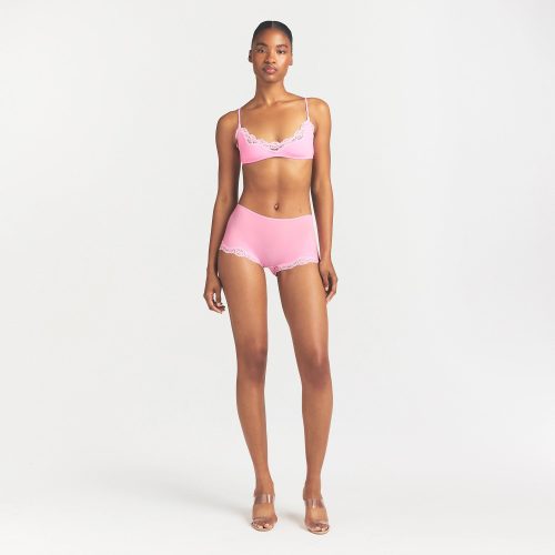 BOY SHORT