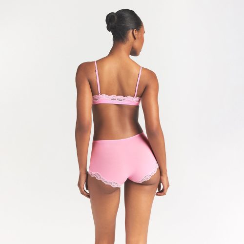 BOY SHORT