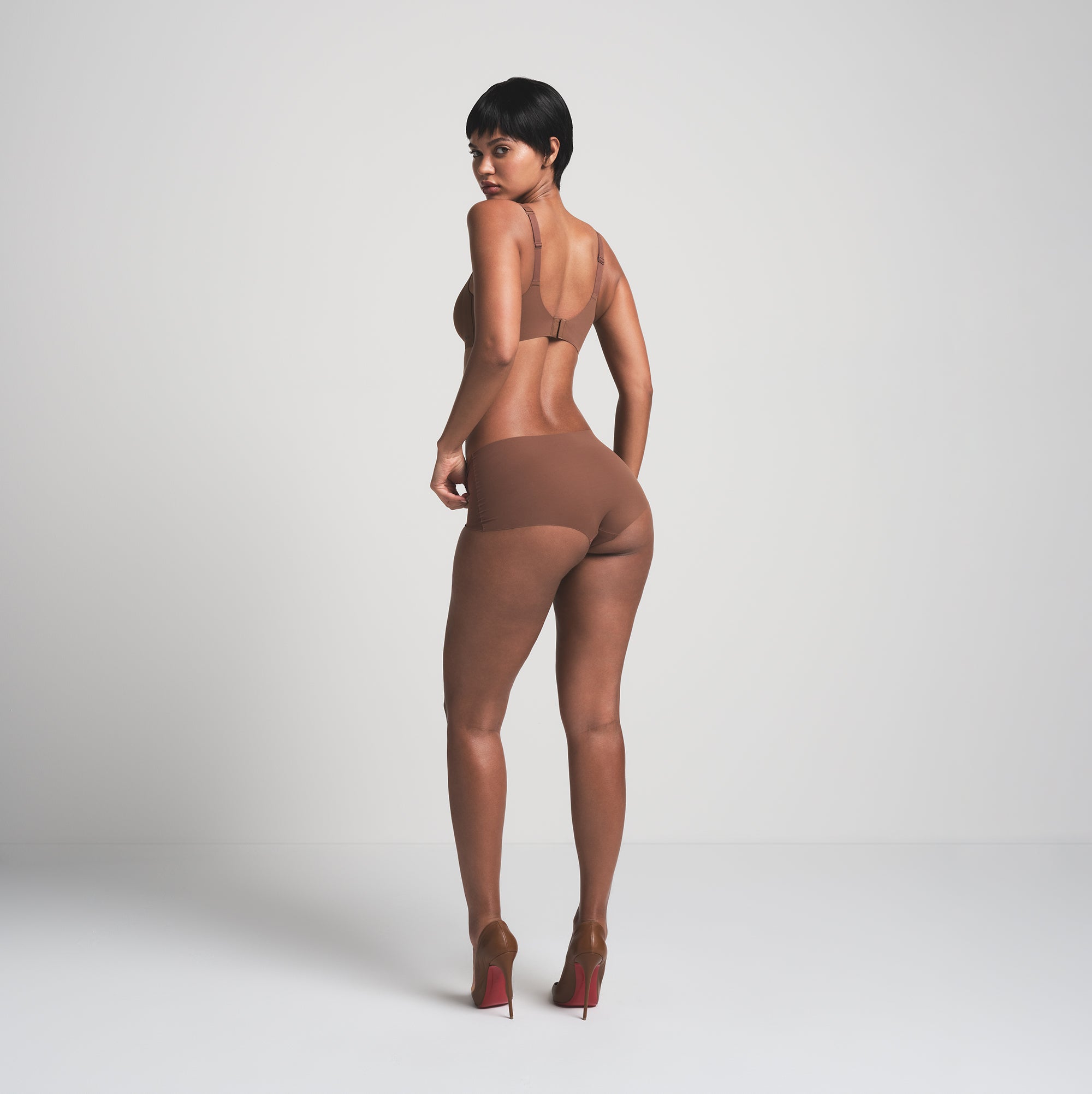 BOY SHORT