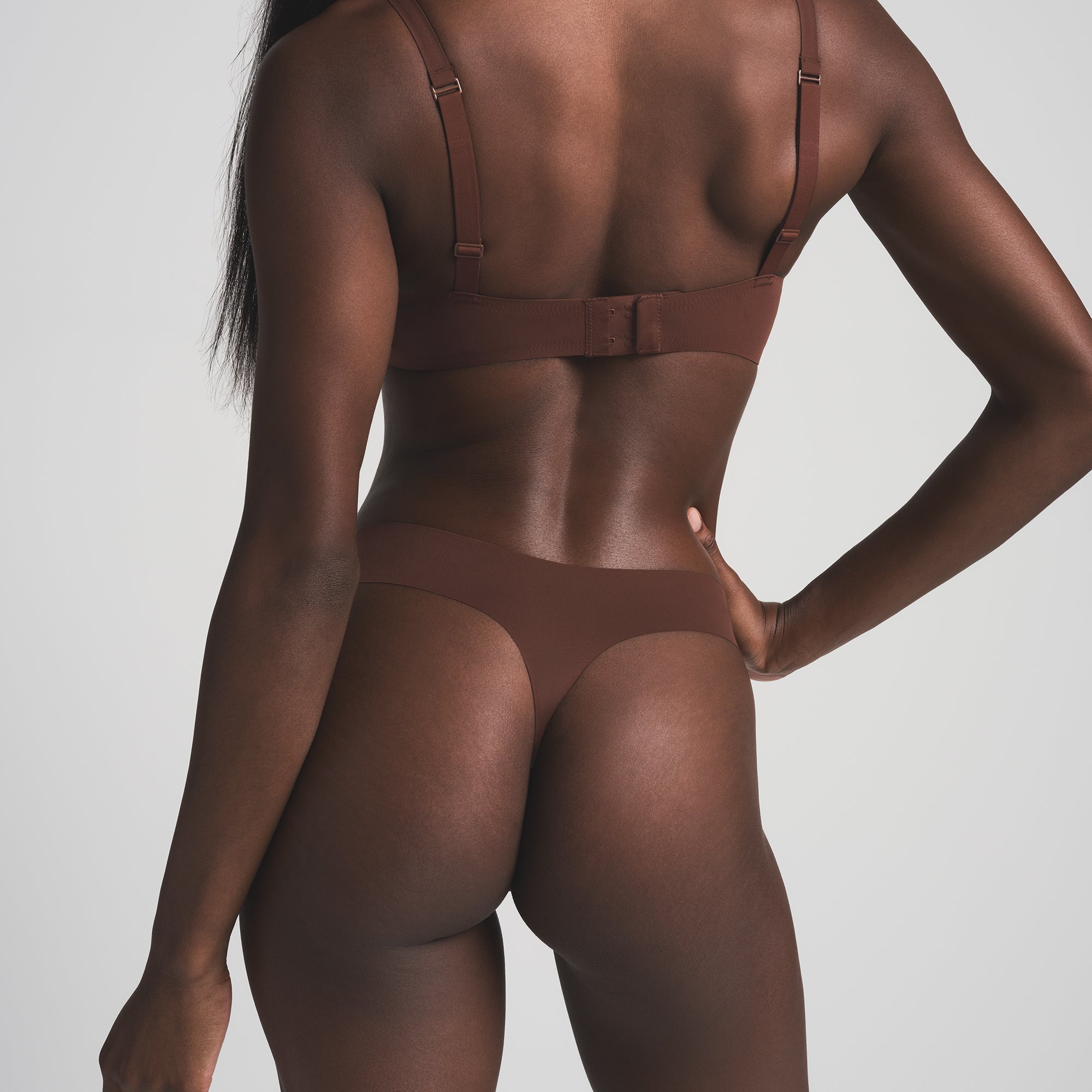 DIPPED THONG