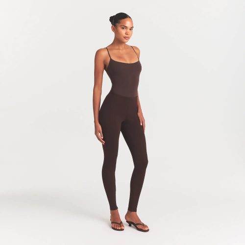 HIGH-WAISTED LEGGING