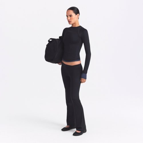 LOW RISE MINI FLARE PANT