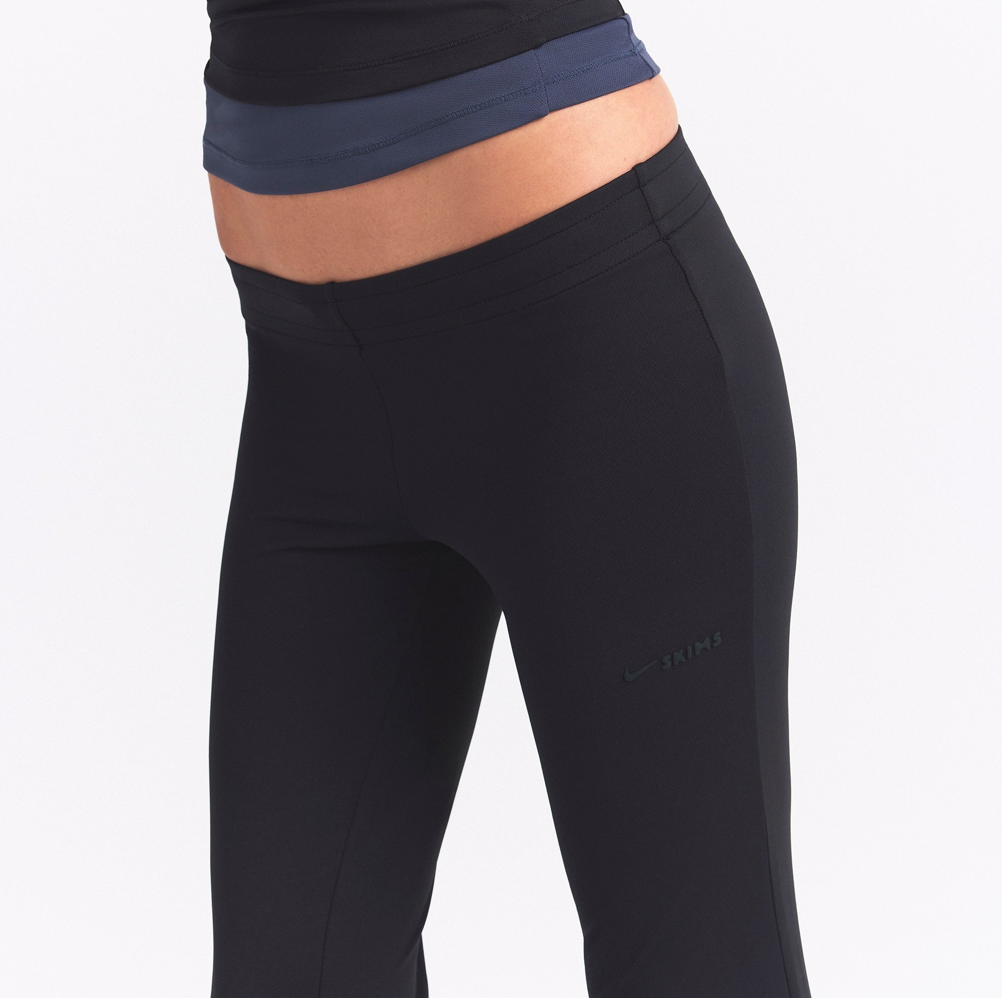 LOW RISE MINI FLARE PANT