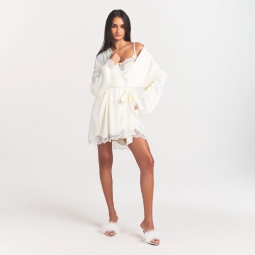 LACE ROBE