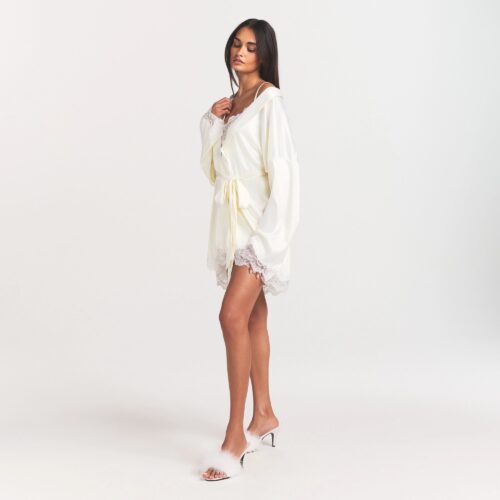 LACE ROBE