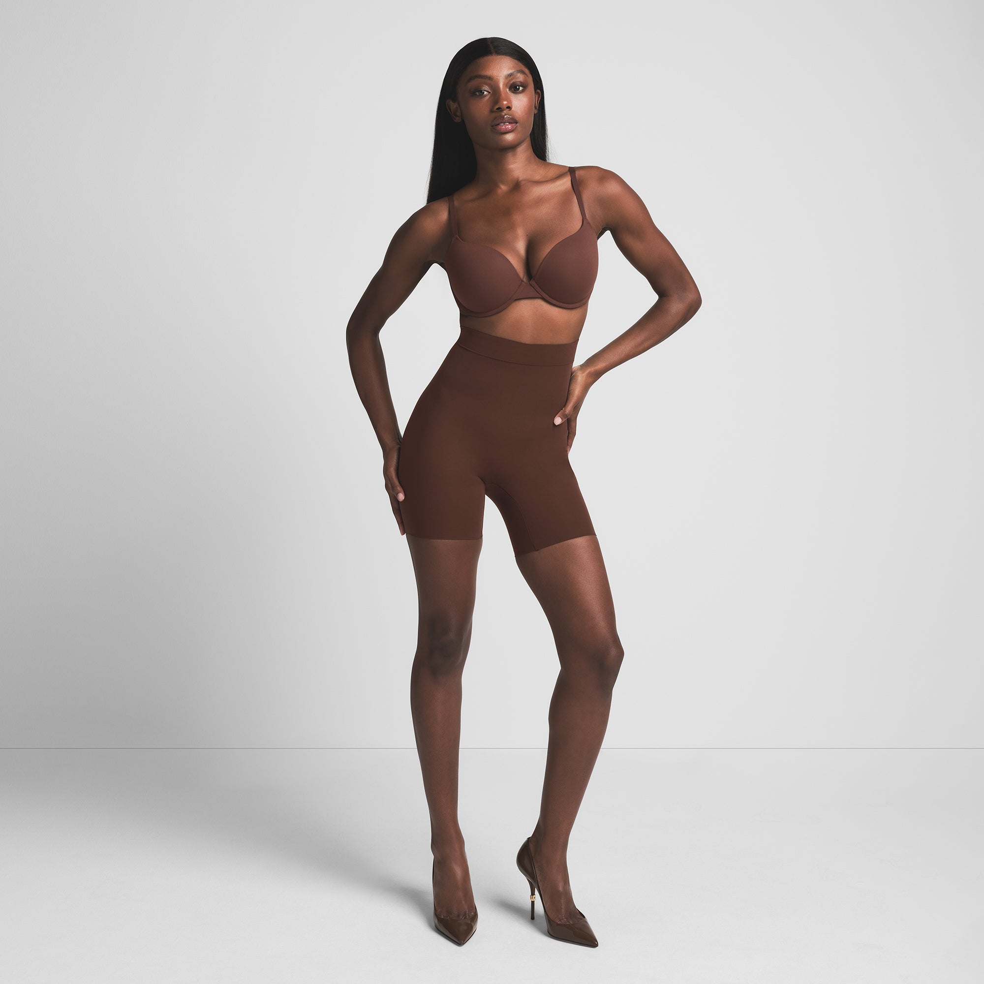 HIGH-WAISTED MID THIGH SHORT