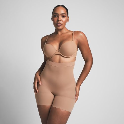 HIGH-WAISTED MID THIGH SHORT