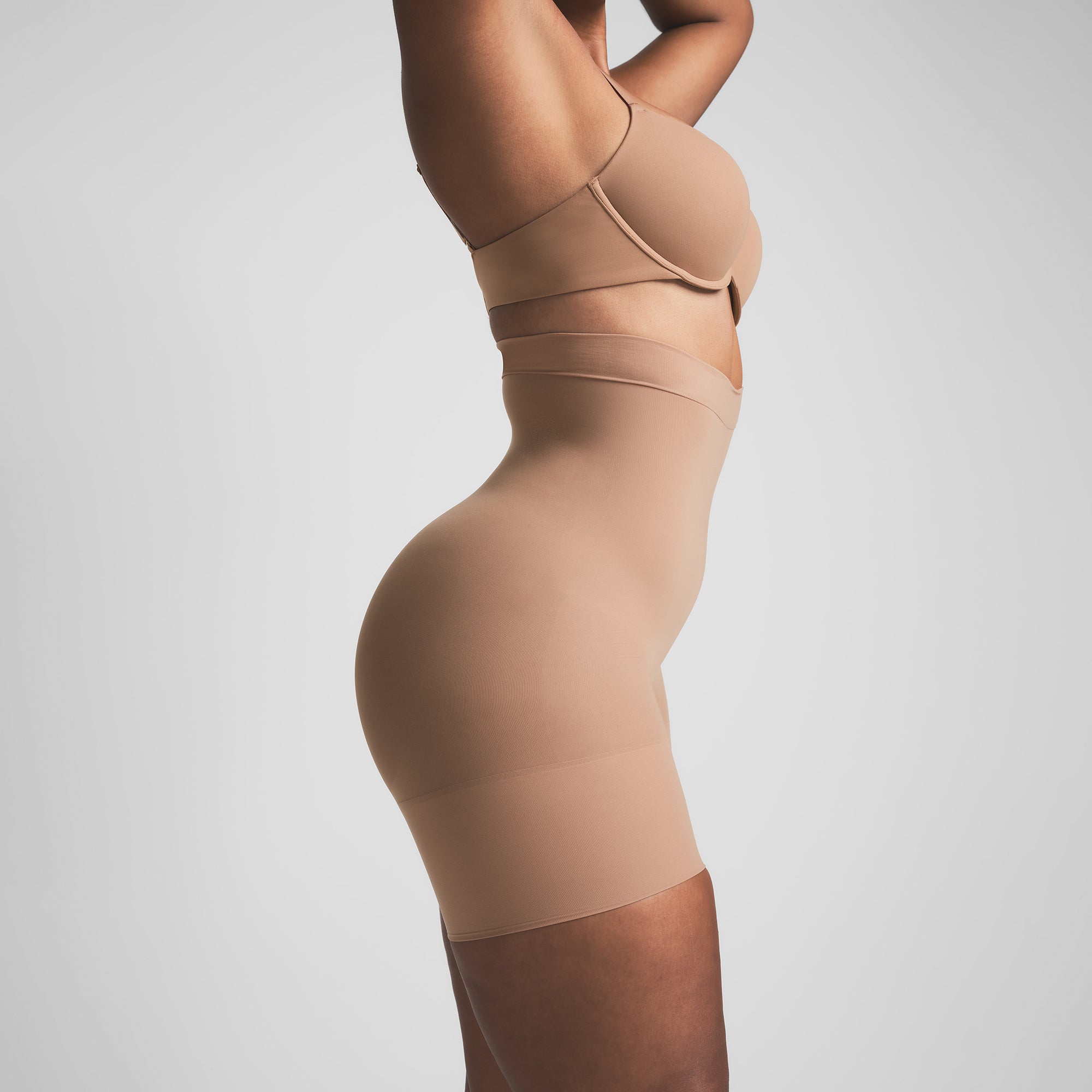 HIGH-WAISTED MID THIGH SHORT