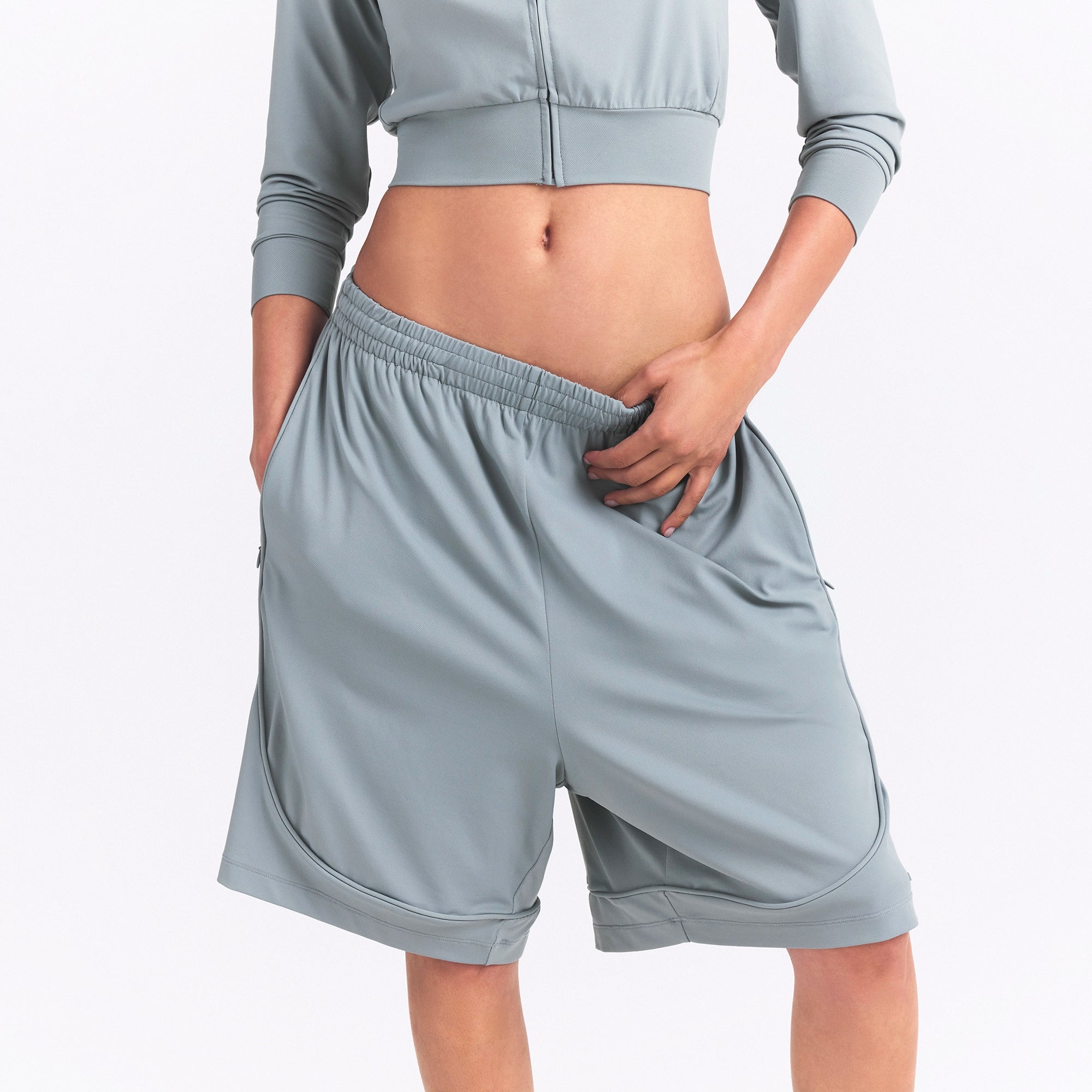 RELAXED SHORT