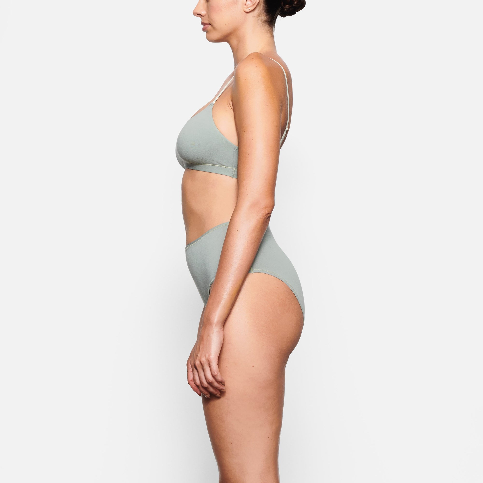 SCOOP BRALETTE