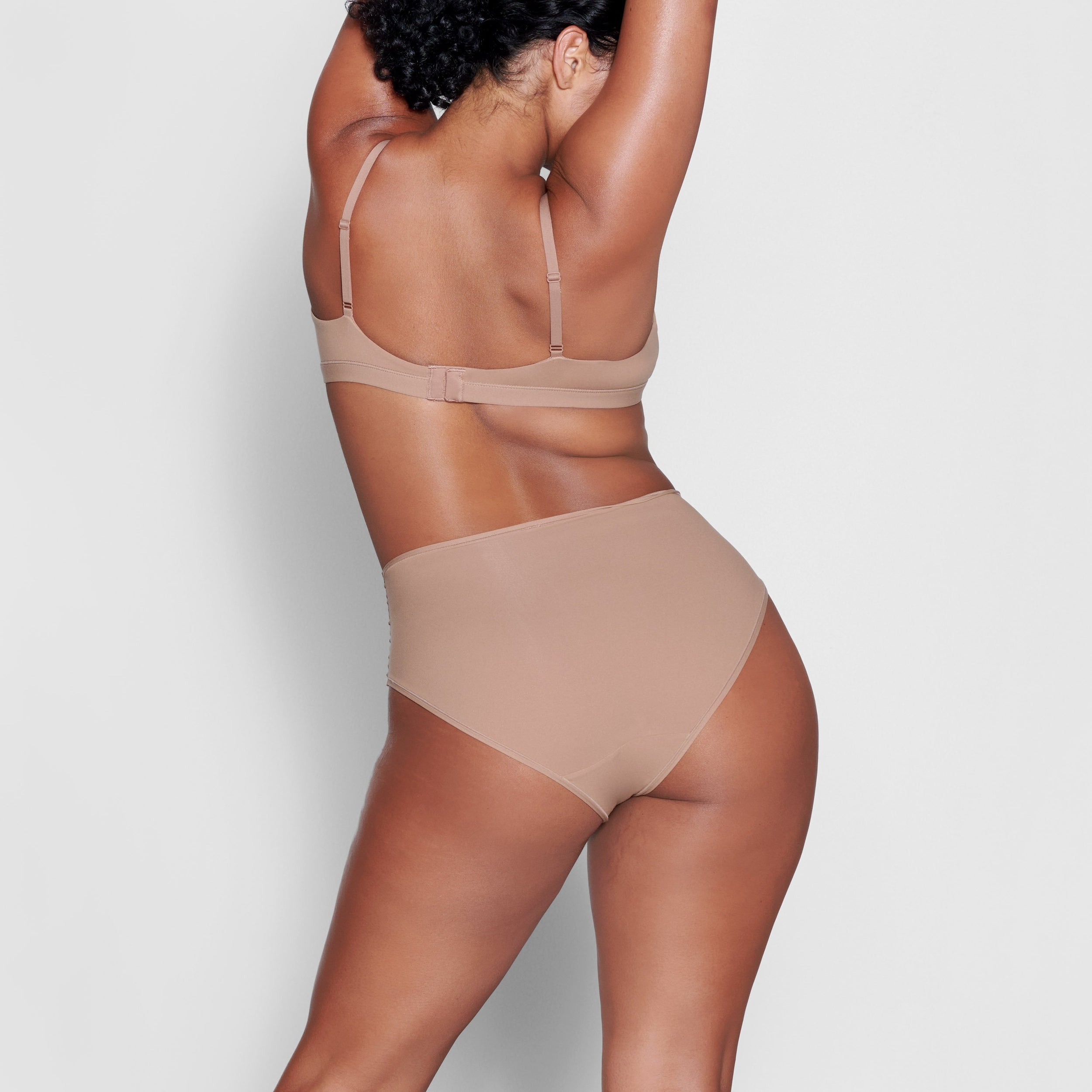 CROSSOVER BRALETTE