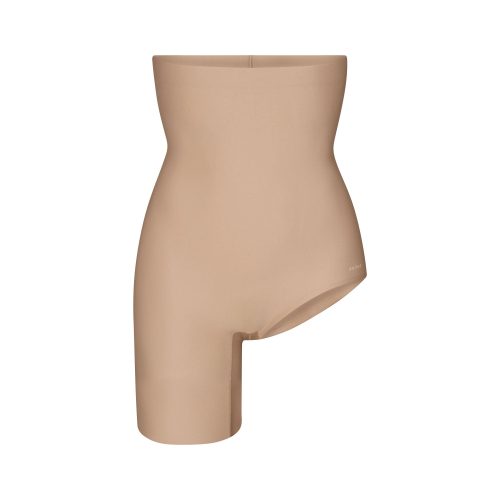 LEFT LEG SOLUTION SHORT
