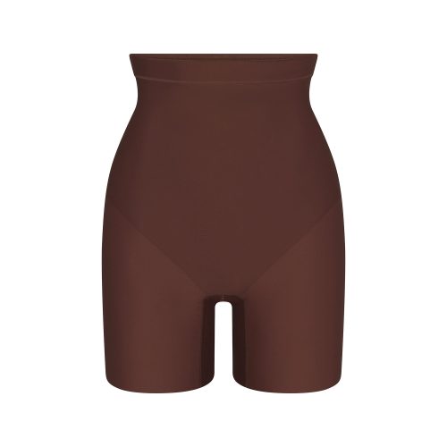 CORE SCULPT MID RISE SHORT