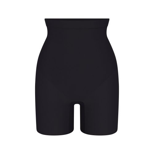 CORE SCULPT MID RISE SHORT