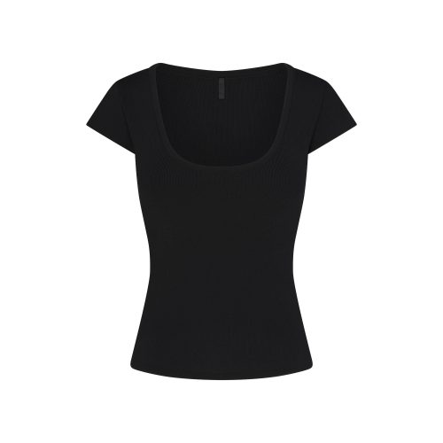 SCOOP NECK TOP