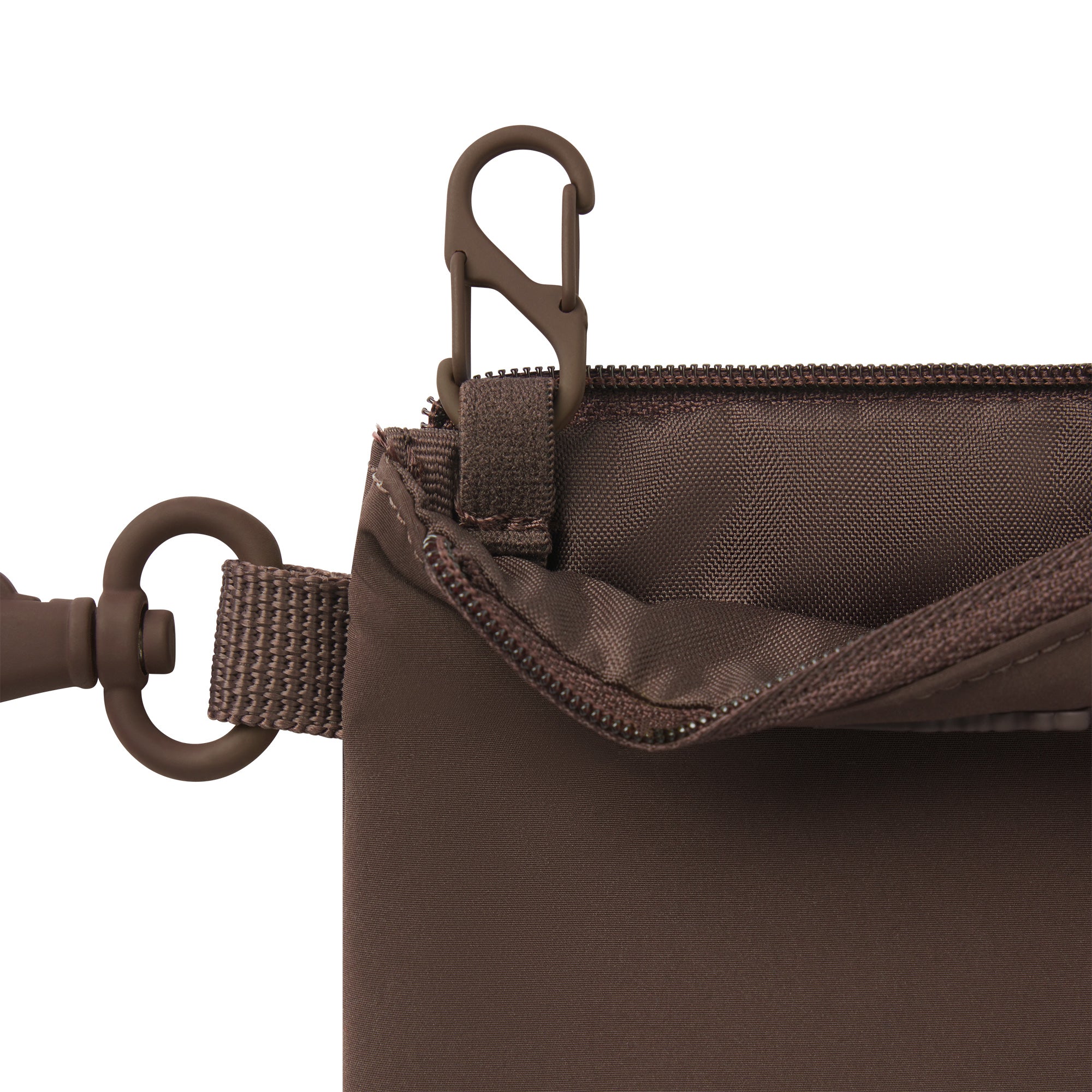 CLIPPABLE POUCH