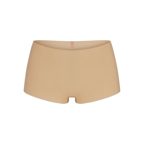 BOY SHORT