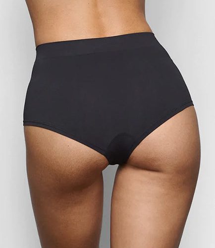 BOY SHORT