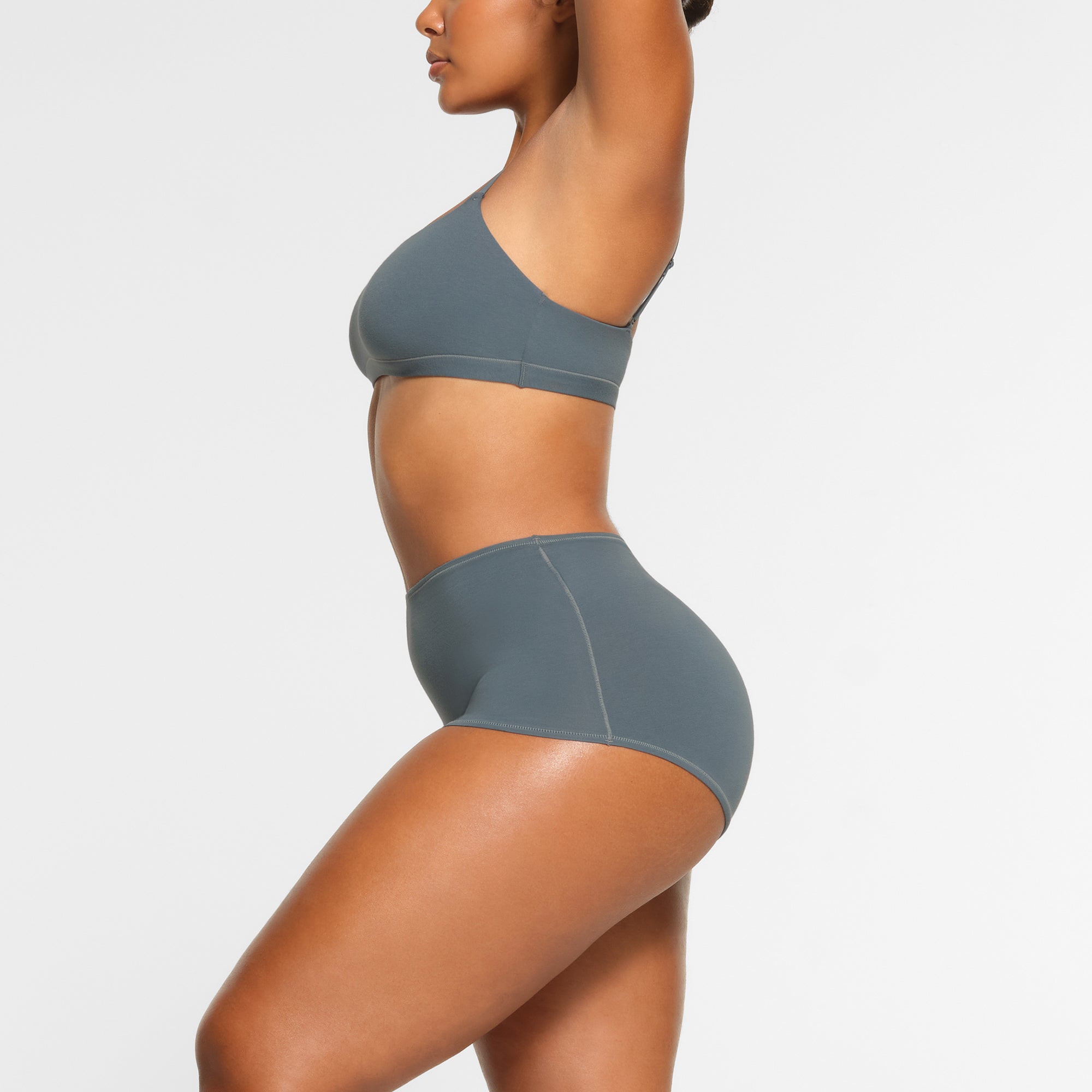 BOY SHORT