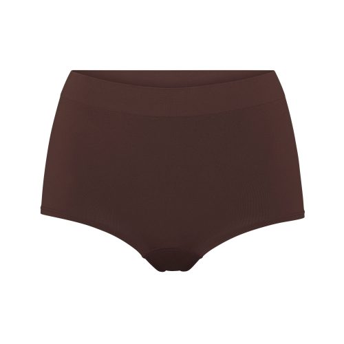 BOY SHORT