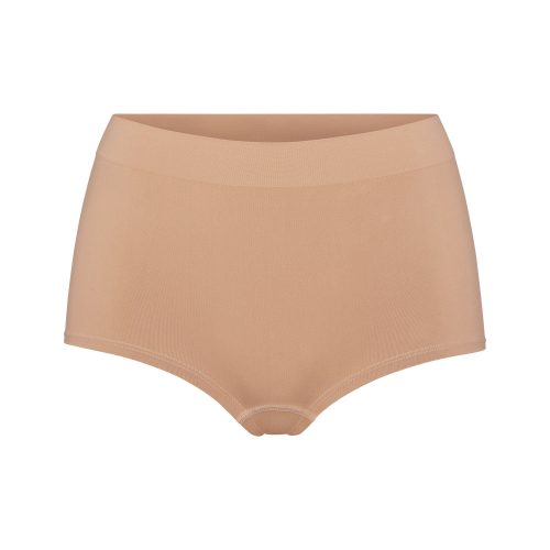 BOY SHORT