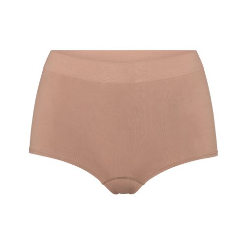 BOY SHORT